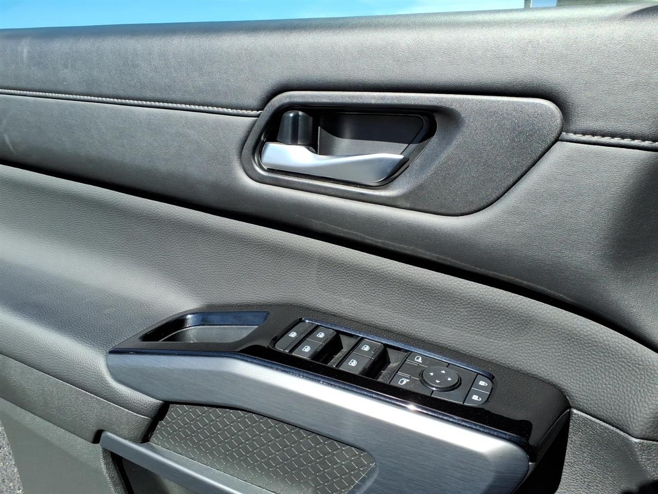 Nissan Pathfinder  2025