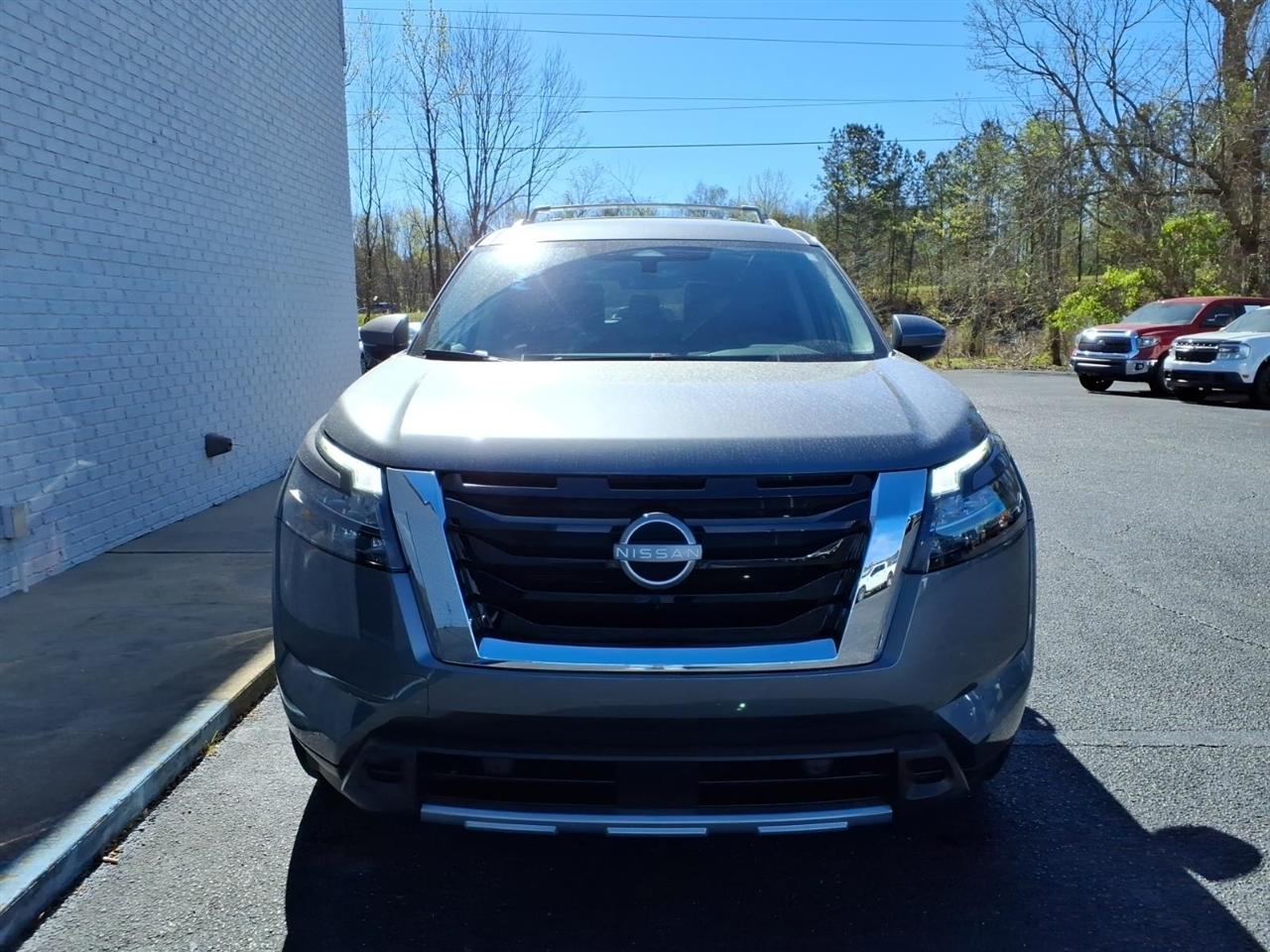 Nissan Pathfinder SL 2025