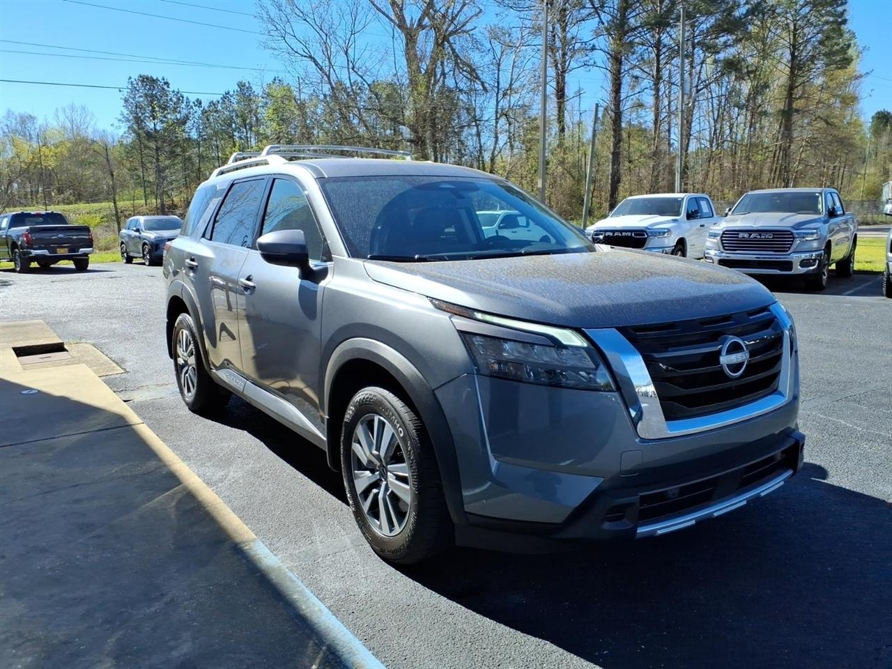 Nissan Pathfinder SL 2025