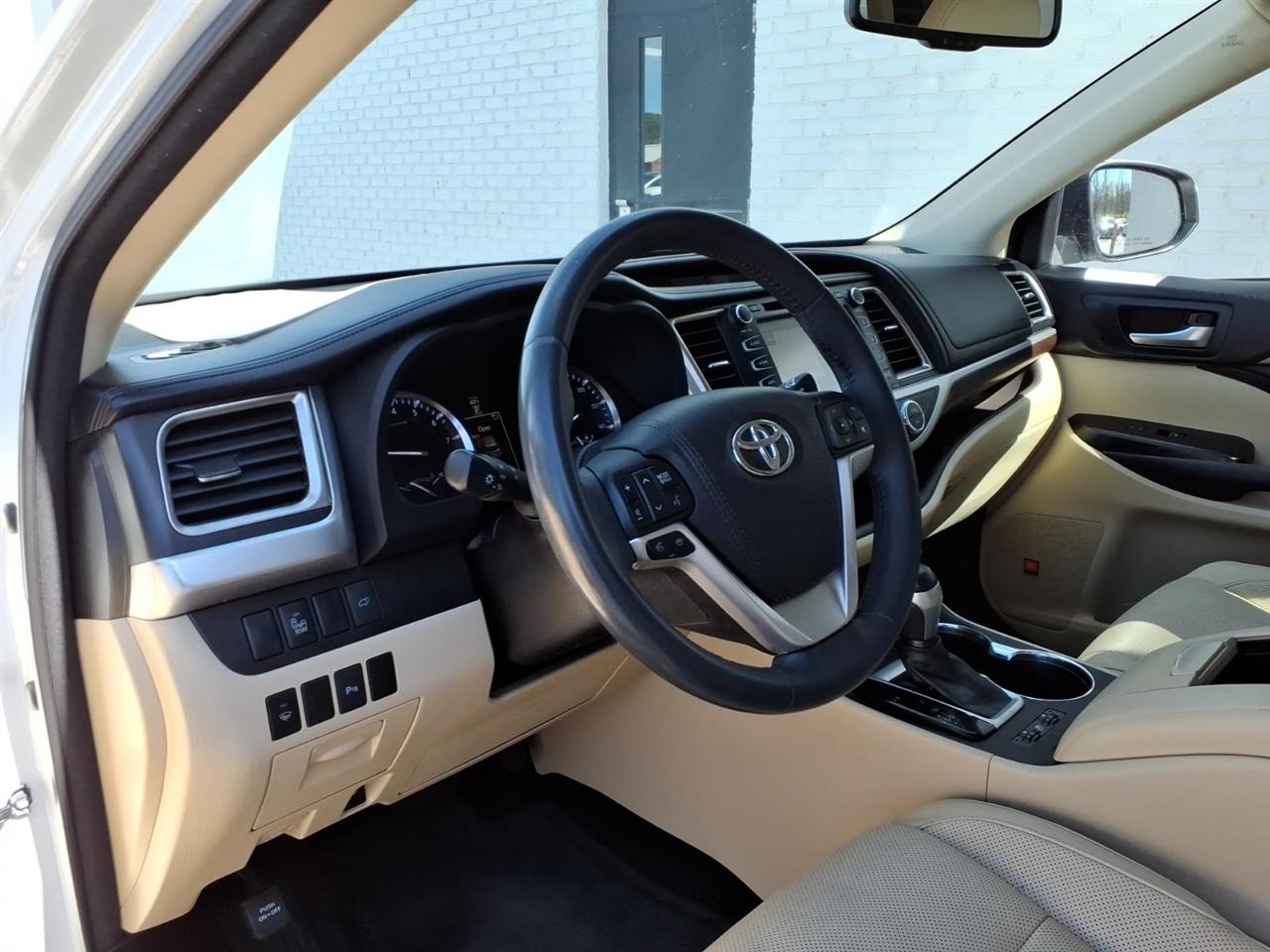 Toyota Highlander  2016