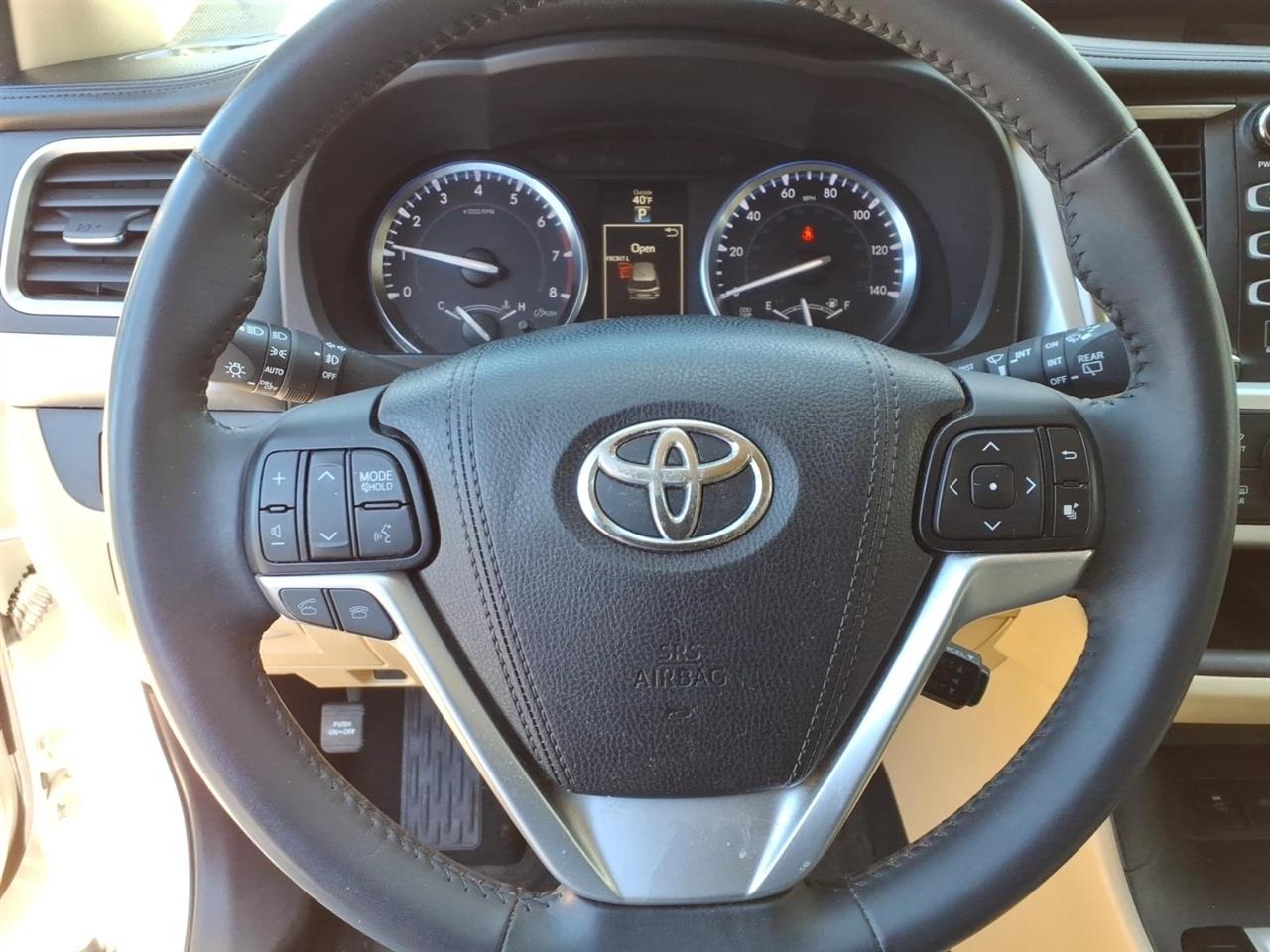 Toyota Highlander  2016