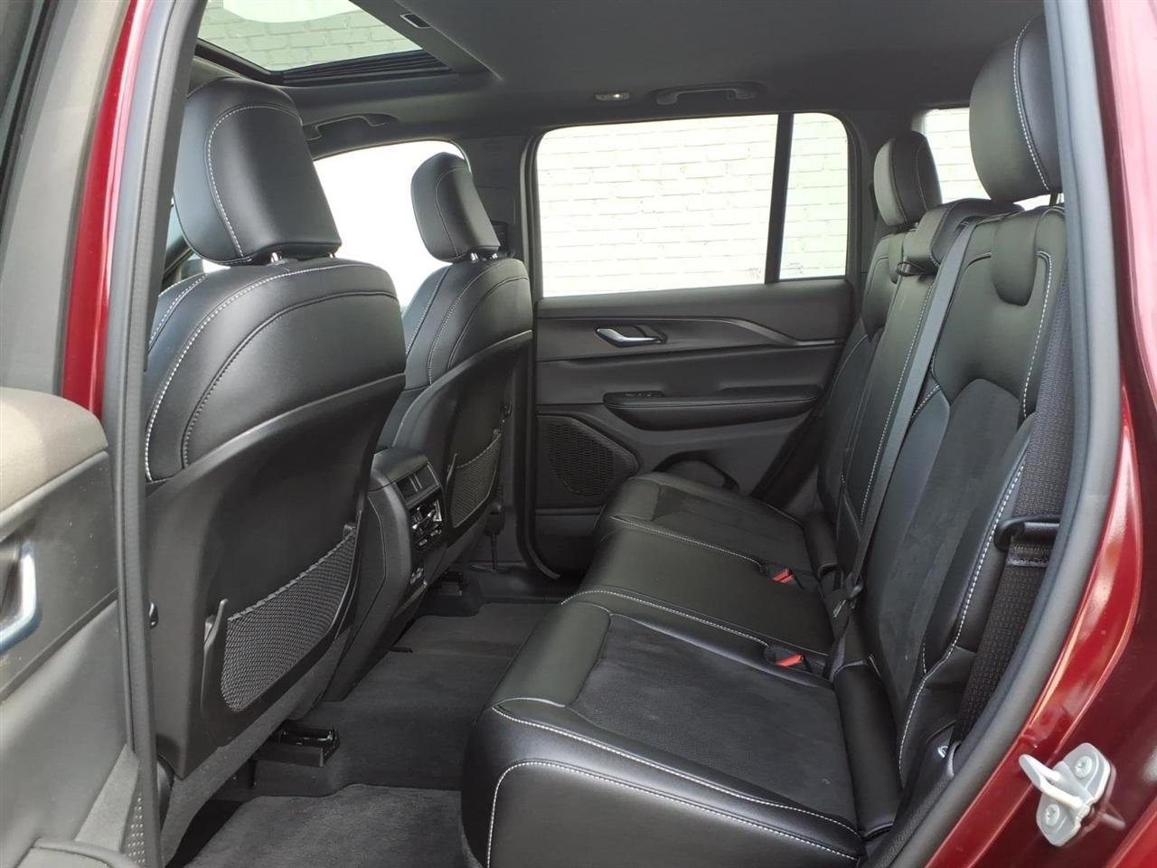 Jeep Grand Cherokee Laredo 2024