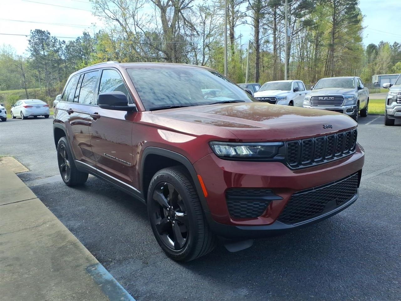 Jeep Grand Cherokee Laredo 2024