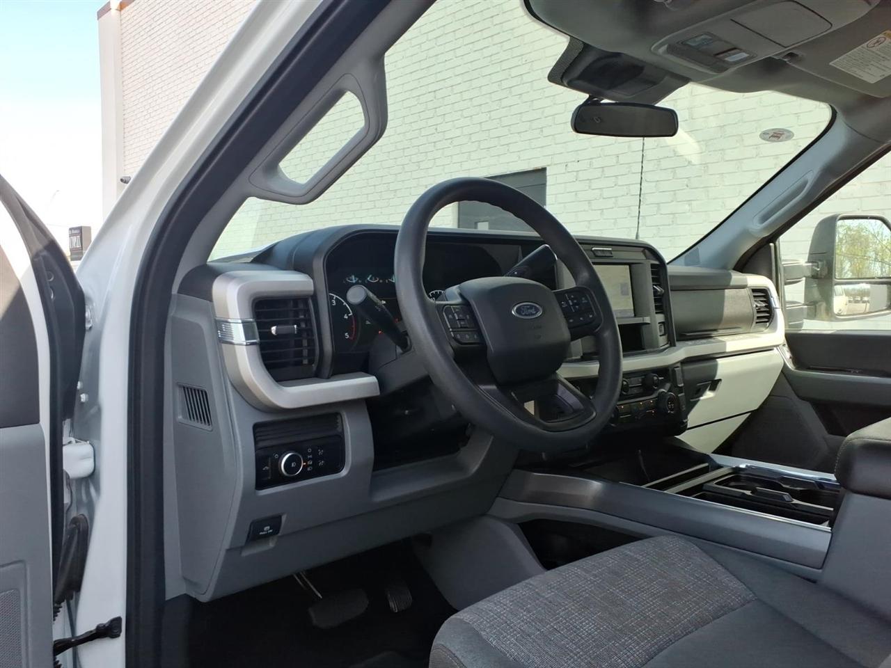 Ford F-250 SD  2025