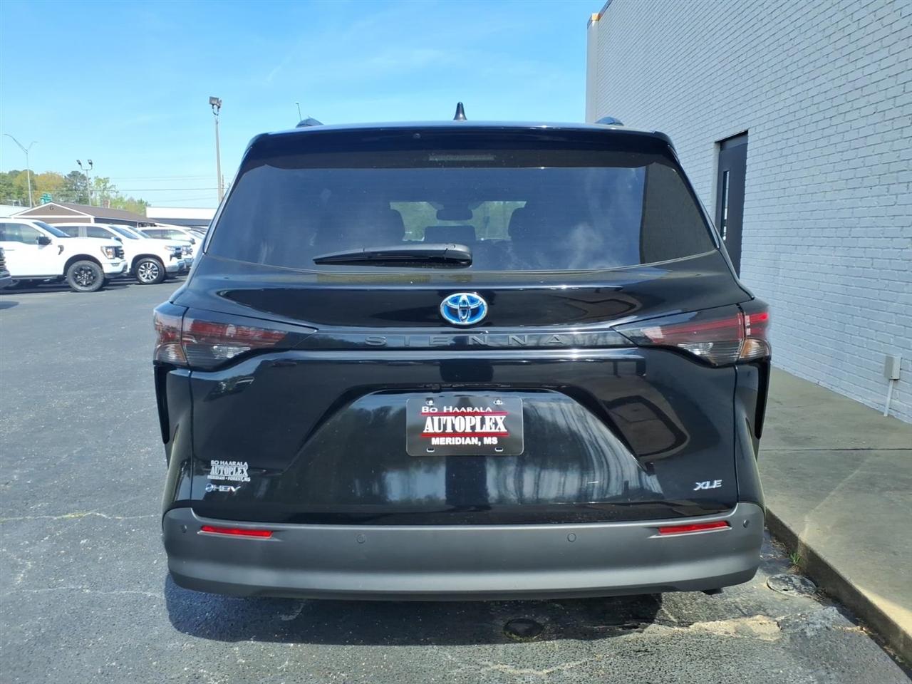 Toyota Sienna XLE 7-Passenger 2025