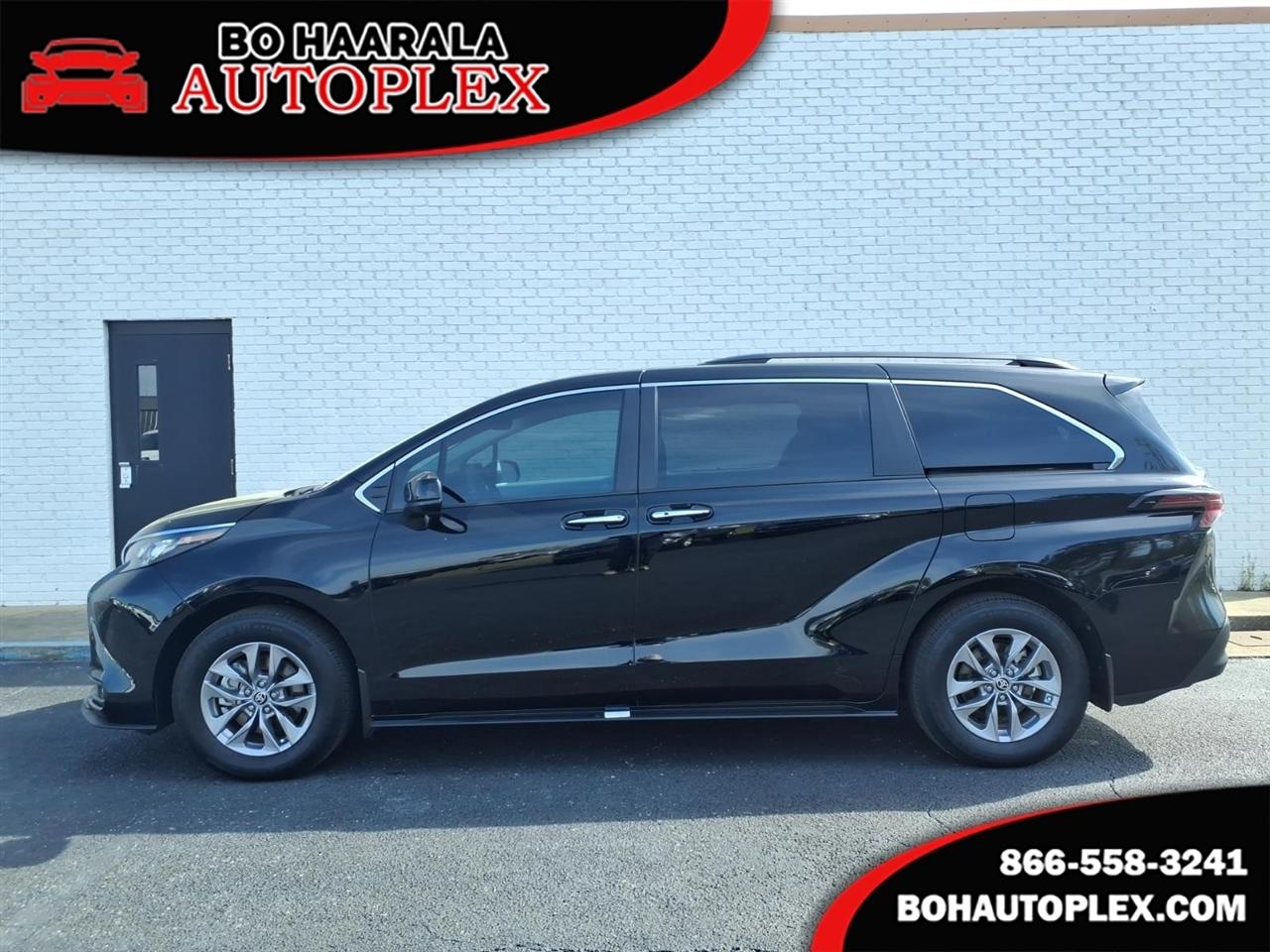 Toyota Sienna XLE 7-Passenger 2025