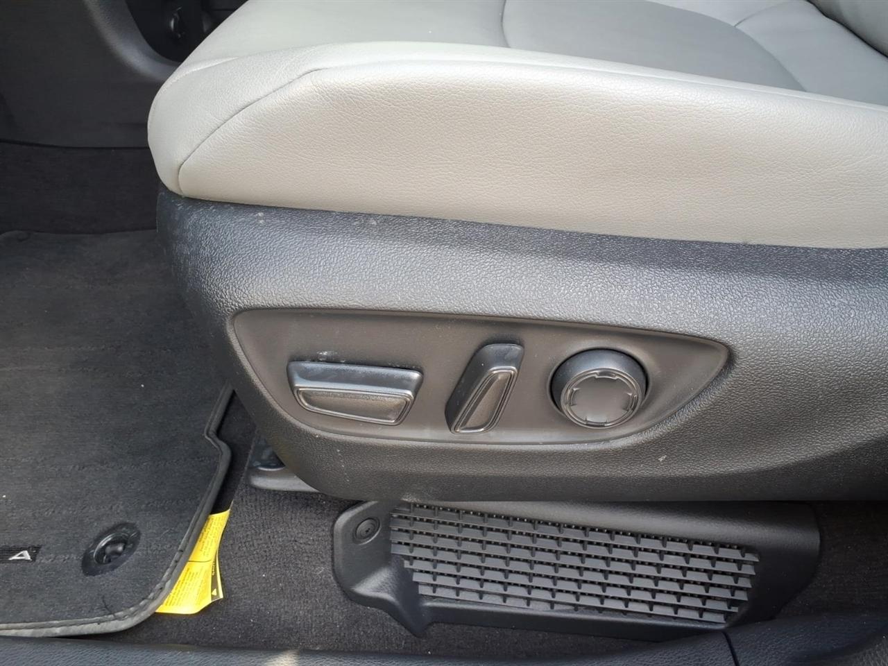 Toyota Sienna XLE 7-Passenger 2025