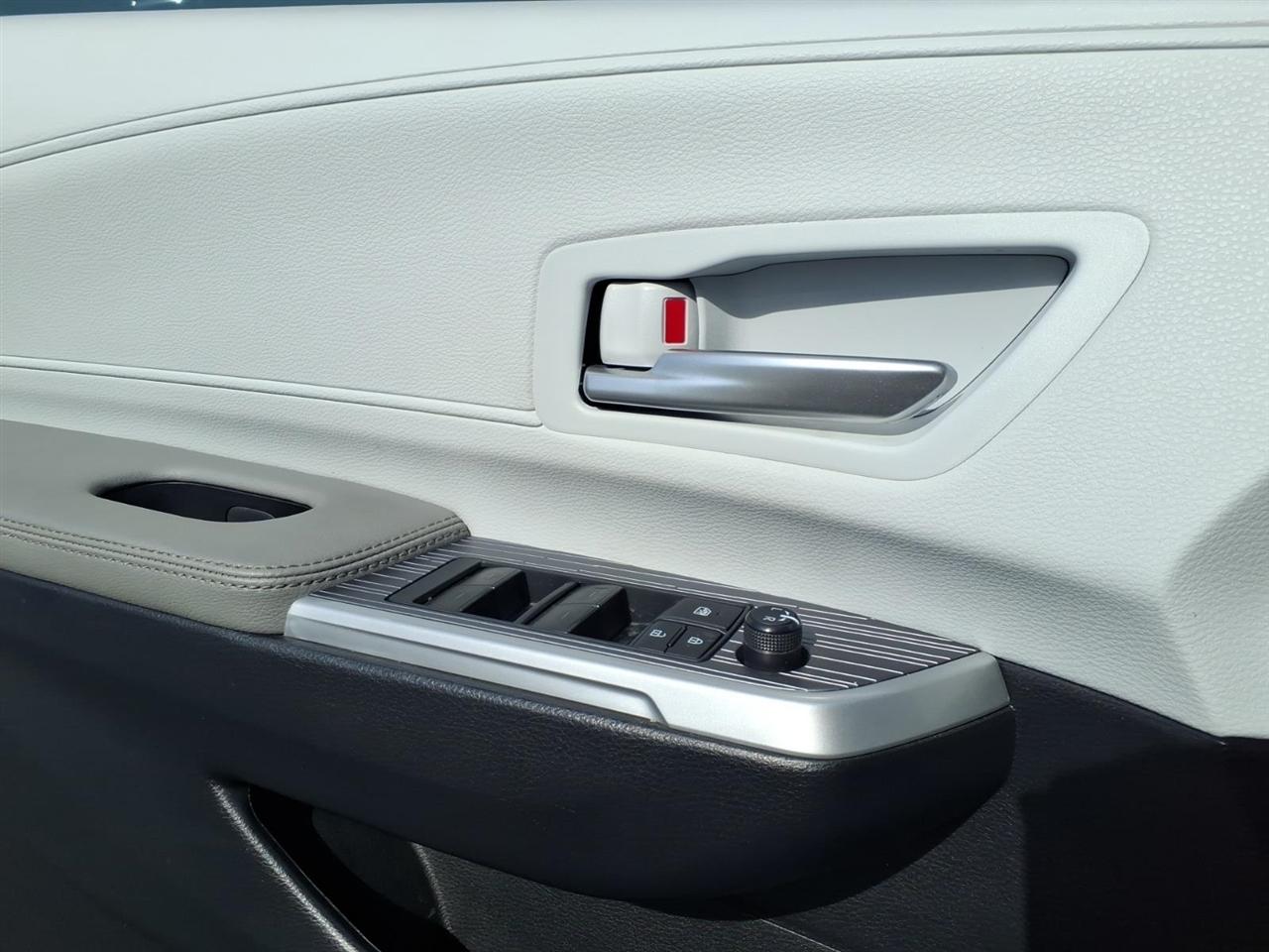 Toyota Sienna XLE 7-Passenger 2025
