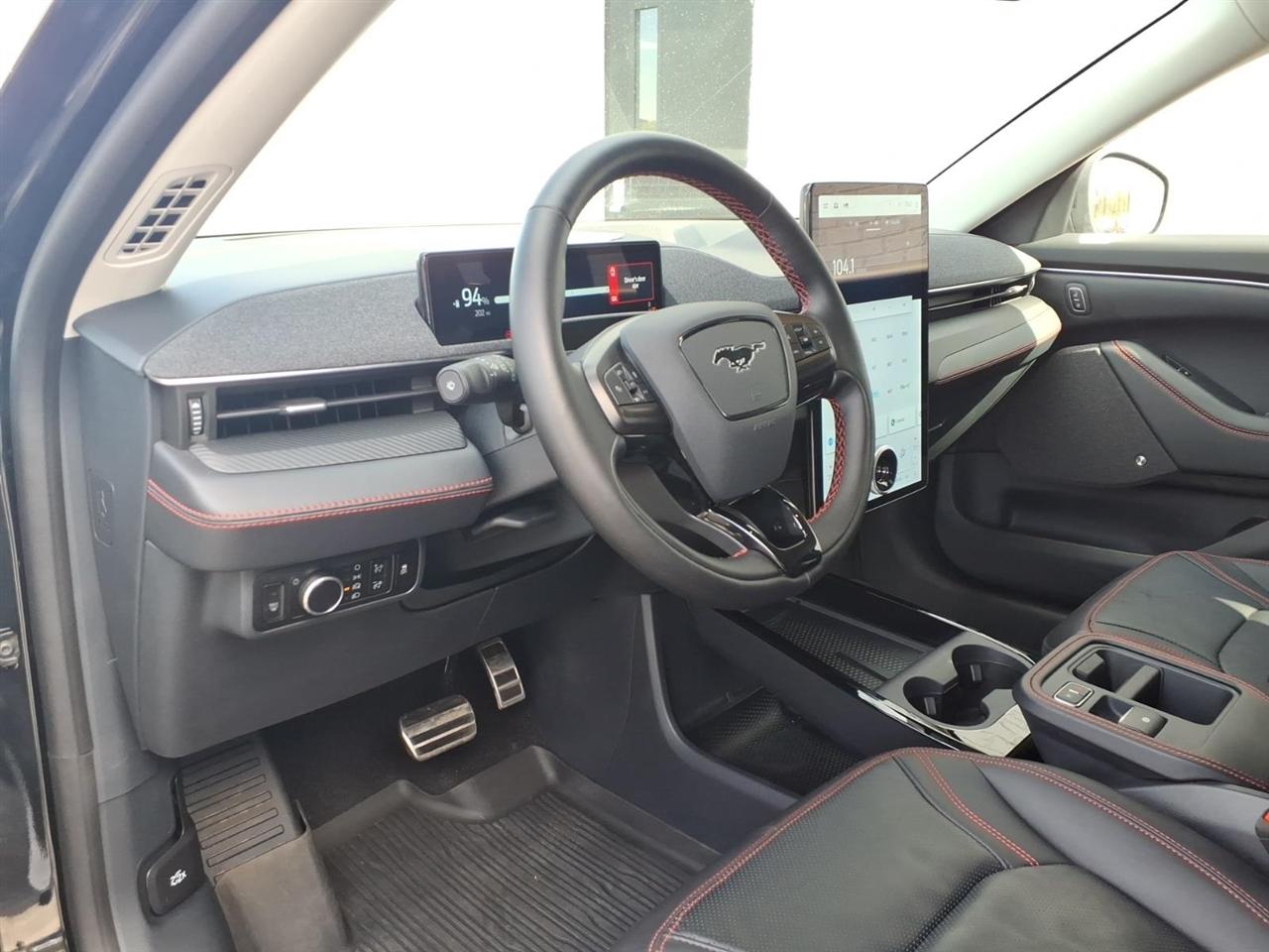 Ford Mustang Mach-E Premium AWD 2025
