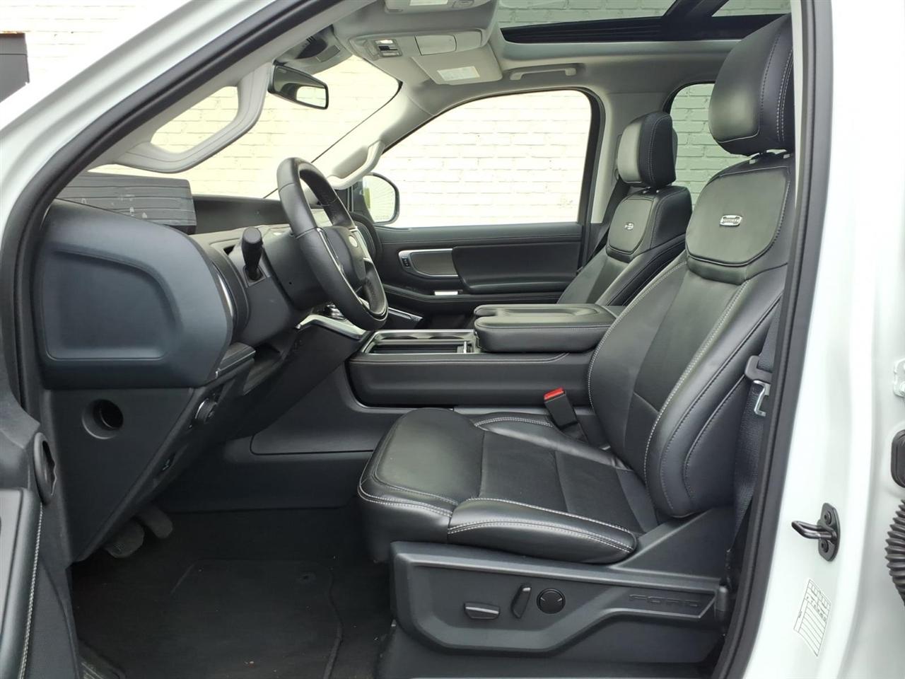 Ford Expedition Platinum 4WD 2025