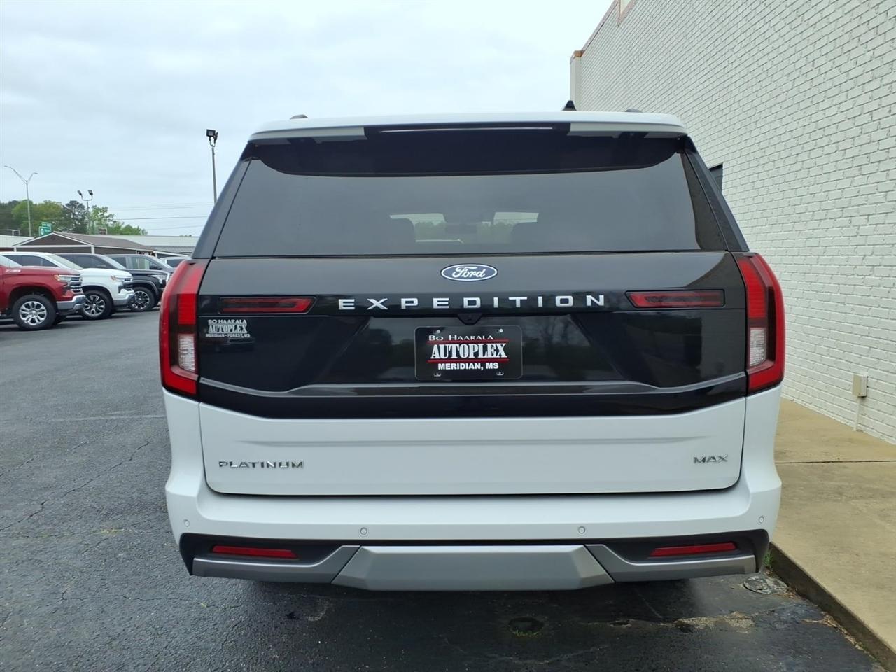 Ford Expedition Platinum 4WD 2025