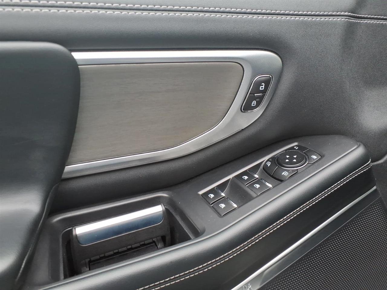 Ford Expedition Platinum 4WD 2025