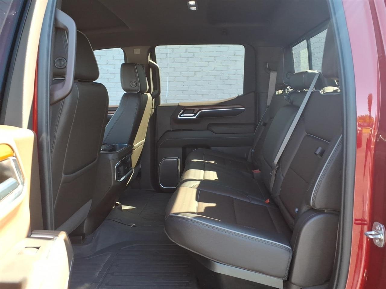 GMC Sierra 1500 Denali Crew Cab 4WD 2023