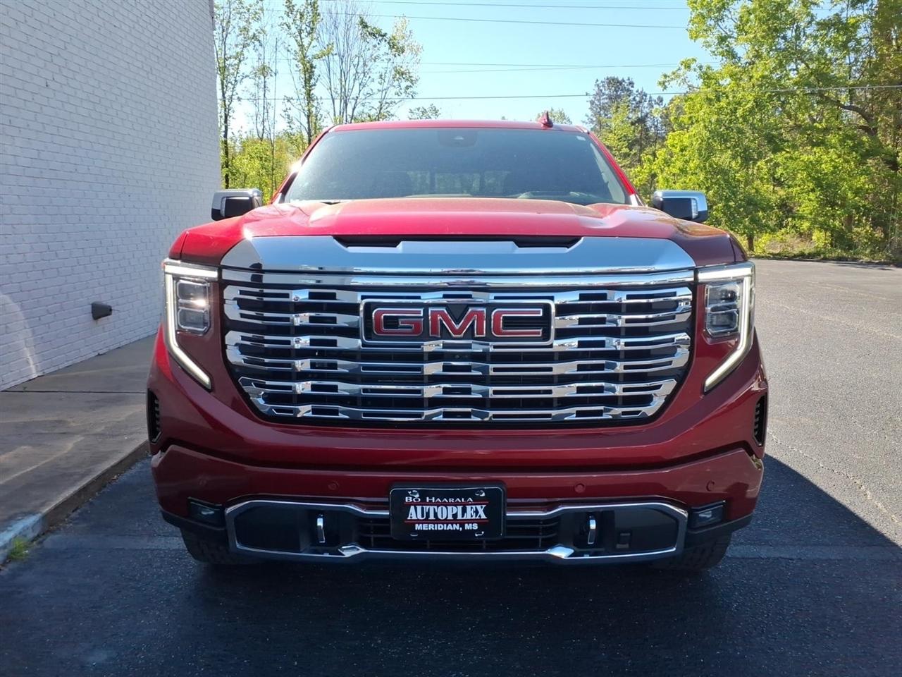 GMC Sierra 1500 Denali Crew Cab 4WD 2023