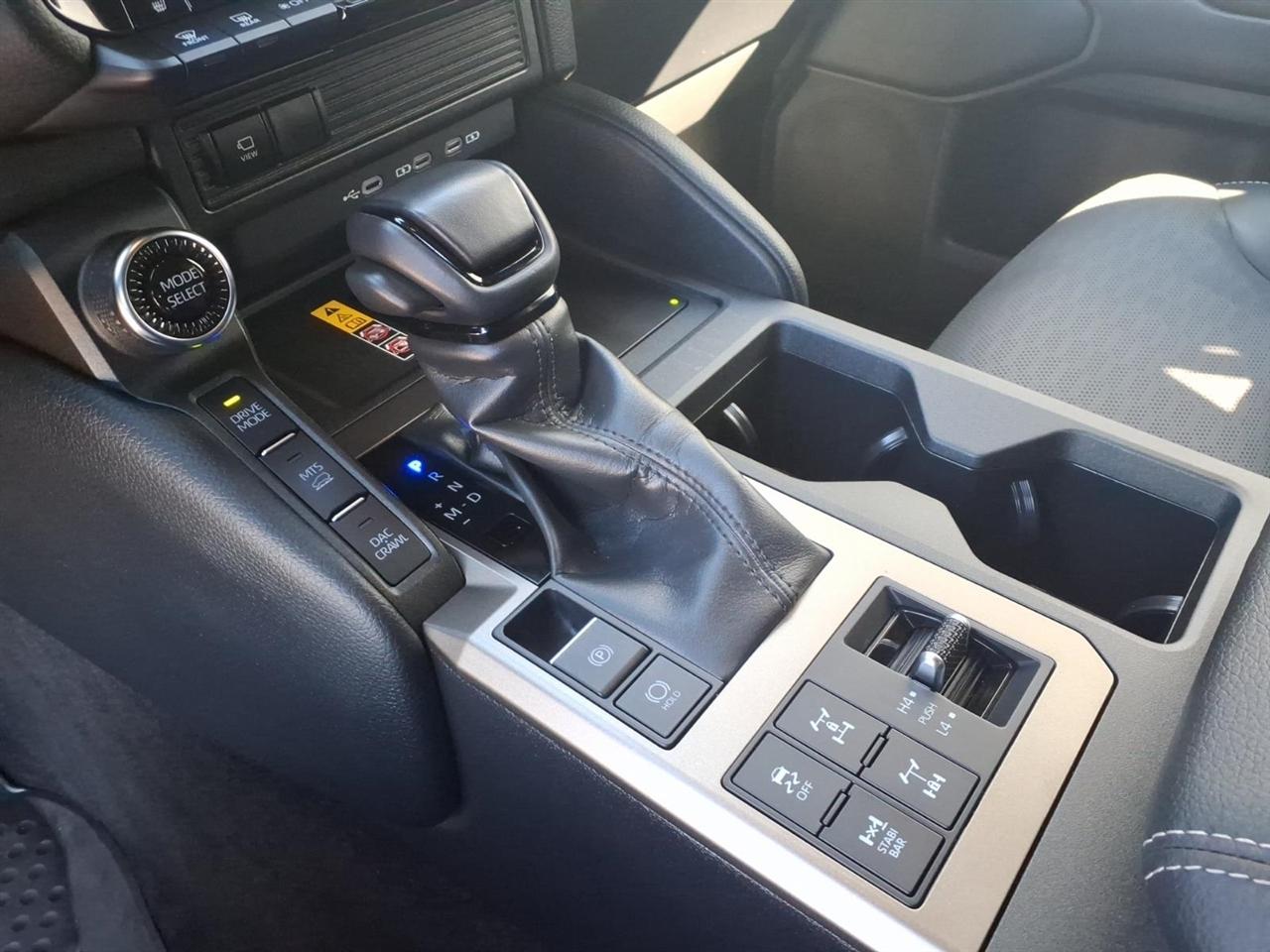 Toyota Land Cruiser 4dr 4WD 2024