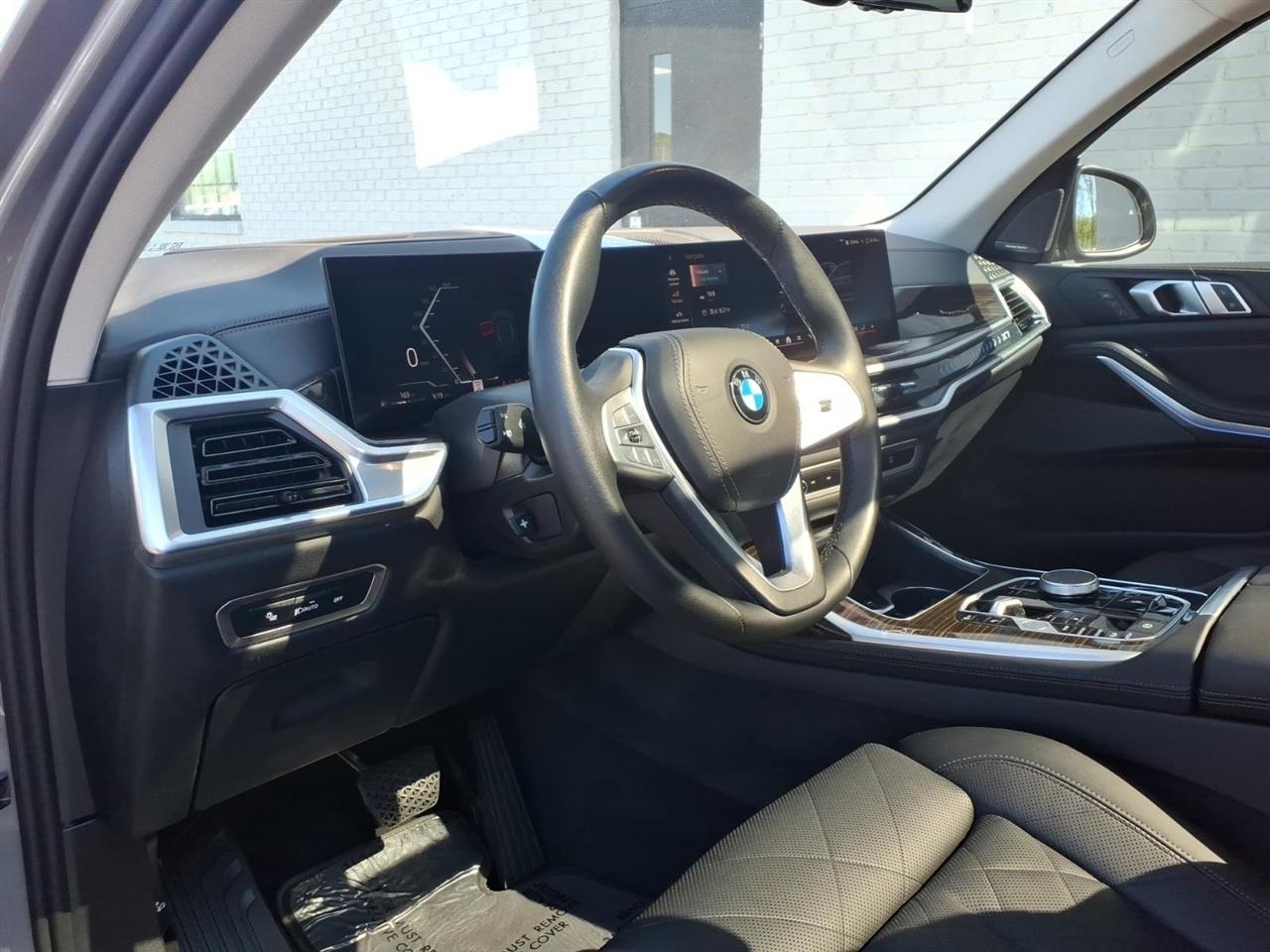 BMW X7  2025