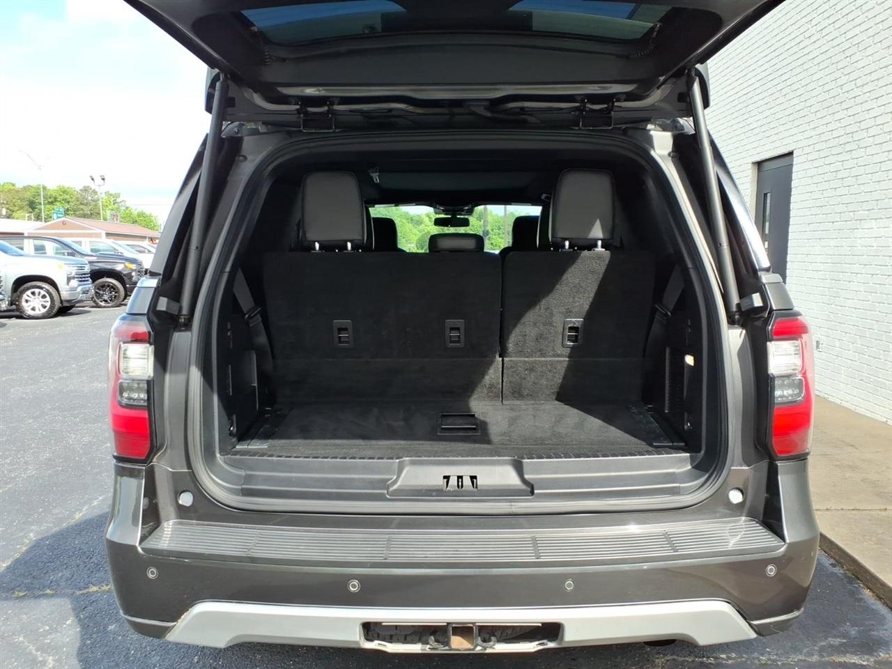 Ford Expedition  2021