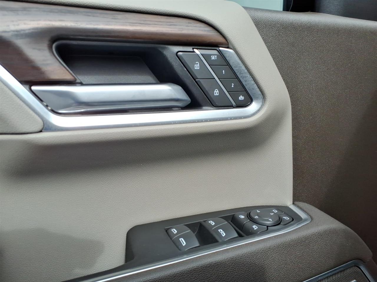 GMC Sierra 1500 SLT Crew Cab 4WD 2026