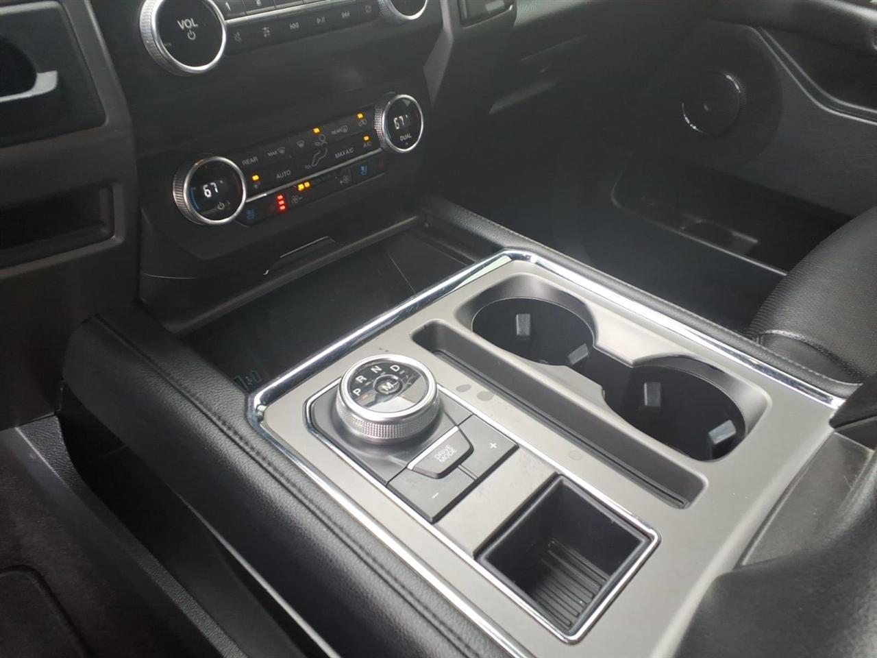 Ford Expedition  2021