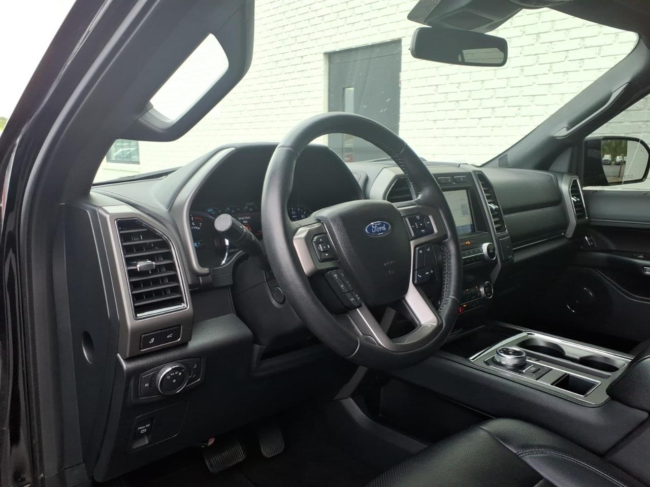 Ford Expedition  2021