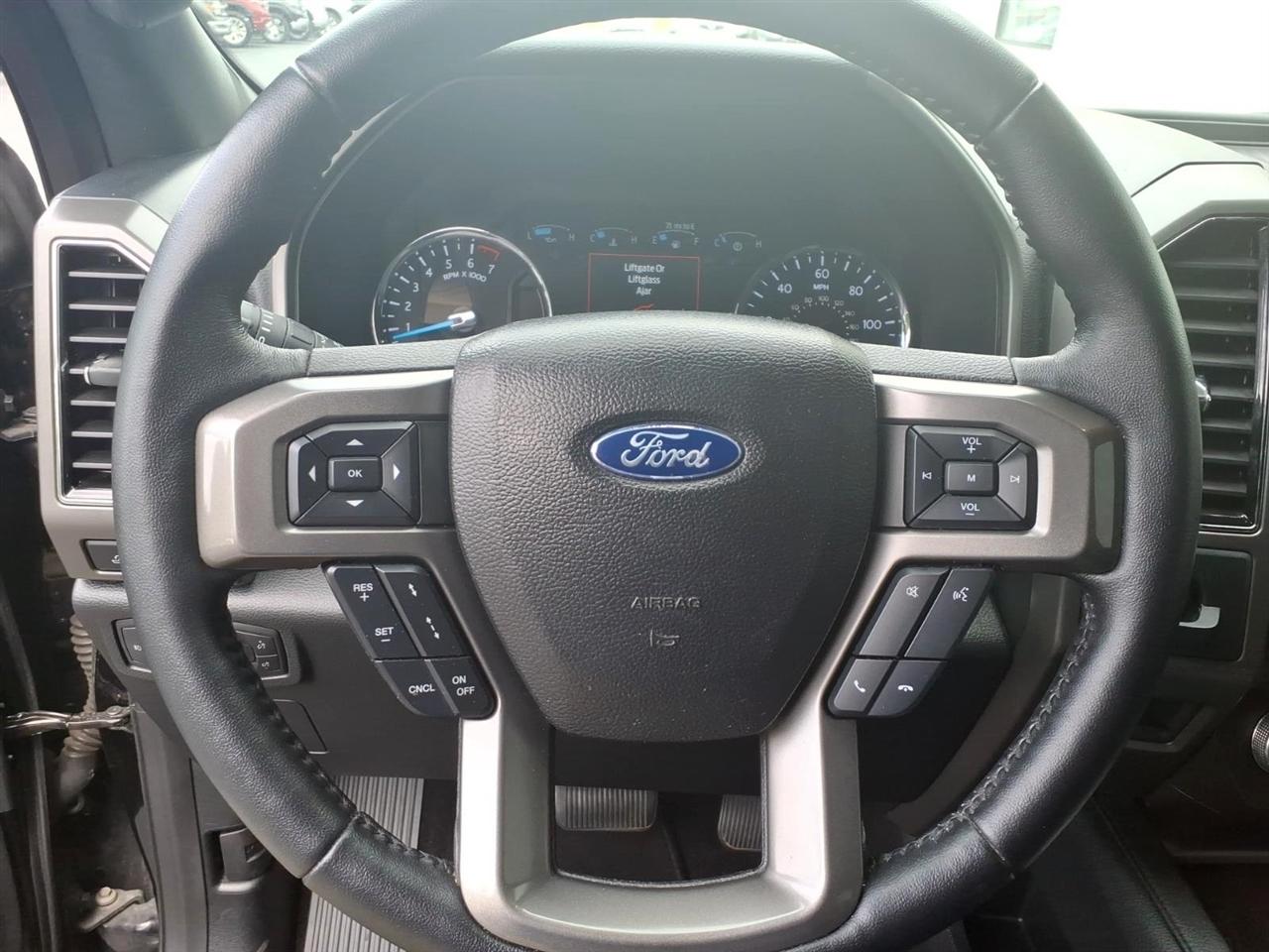 Ford Expedition XLT 2021