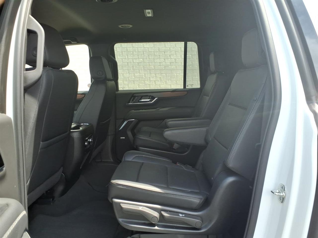 GMC Yukon XL Denali 4WD 2025