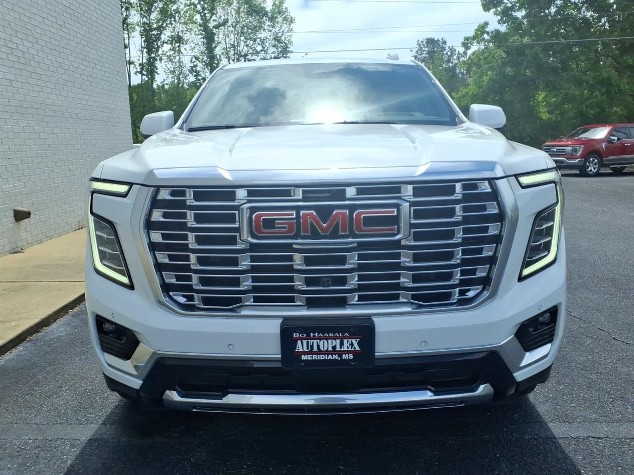 GMC Yukon XL Denali 4WD 2025