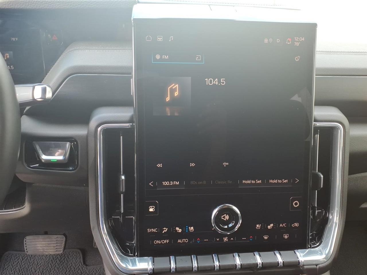 GMC Yukon XL Denali 4WD 2025