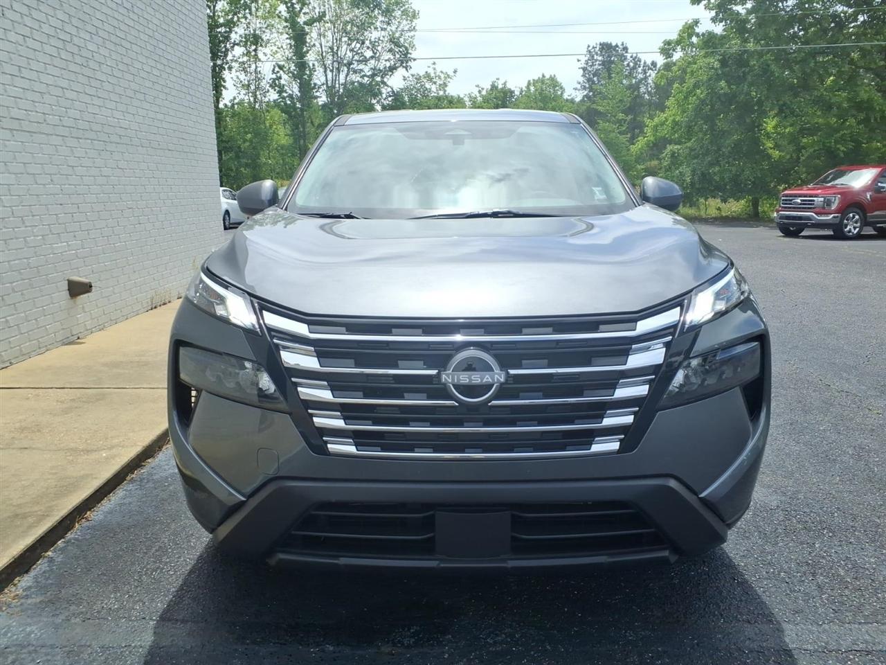 Nissan Rogue SV 2025