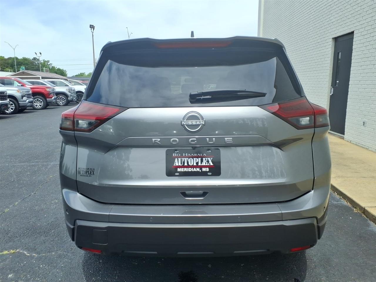 Nissan Rogue SV 2WD 2025