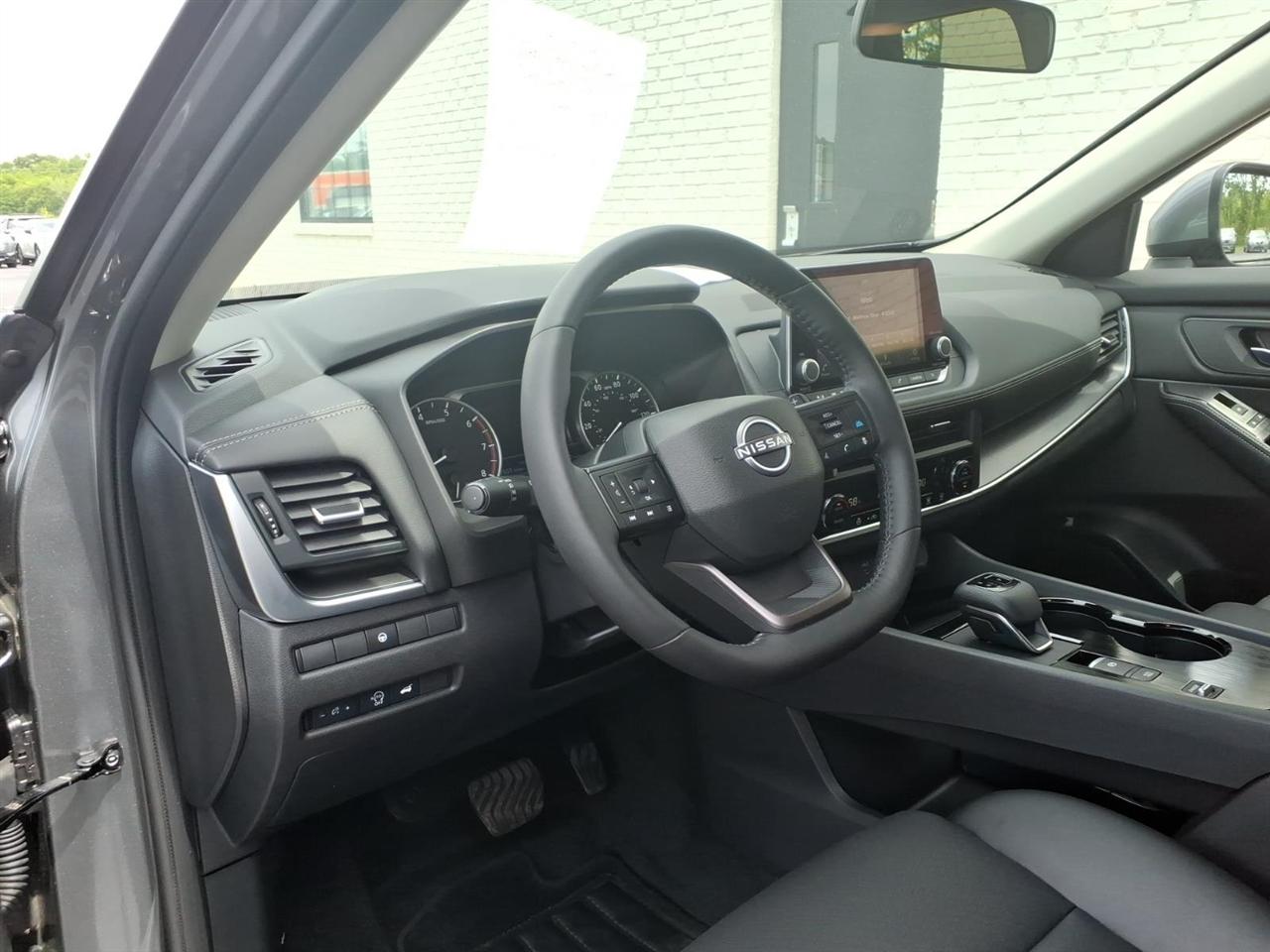 Nissan Rogue SV 2WD 2025