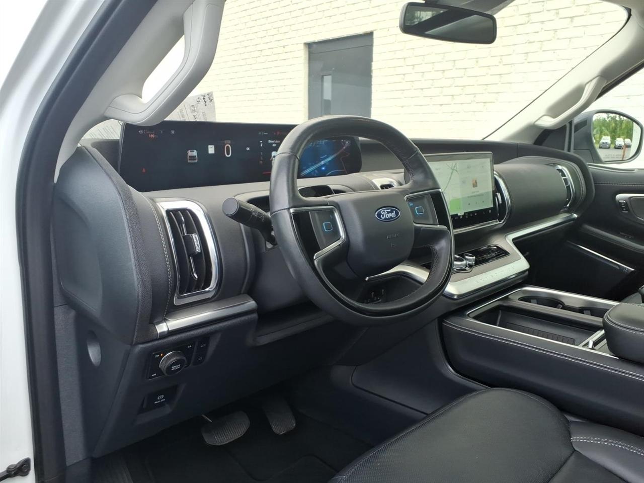 Ford Expedition Platinum 2025