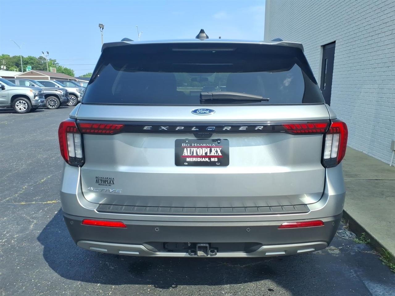 Ford Explorer Active 2025