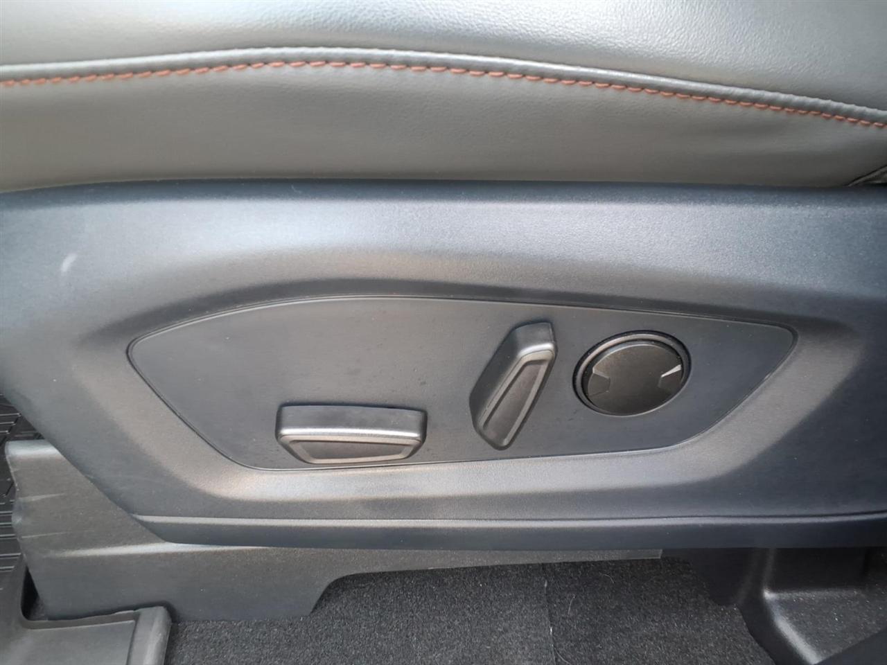 Ford Explorer Active 2025