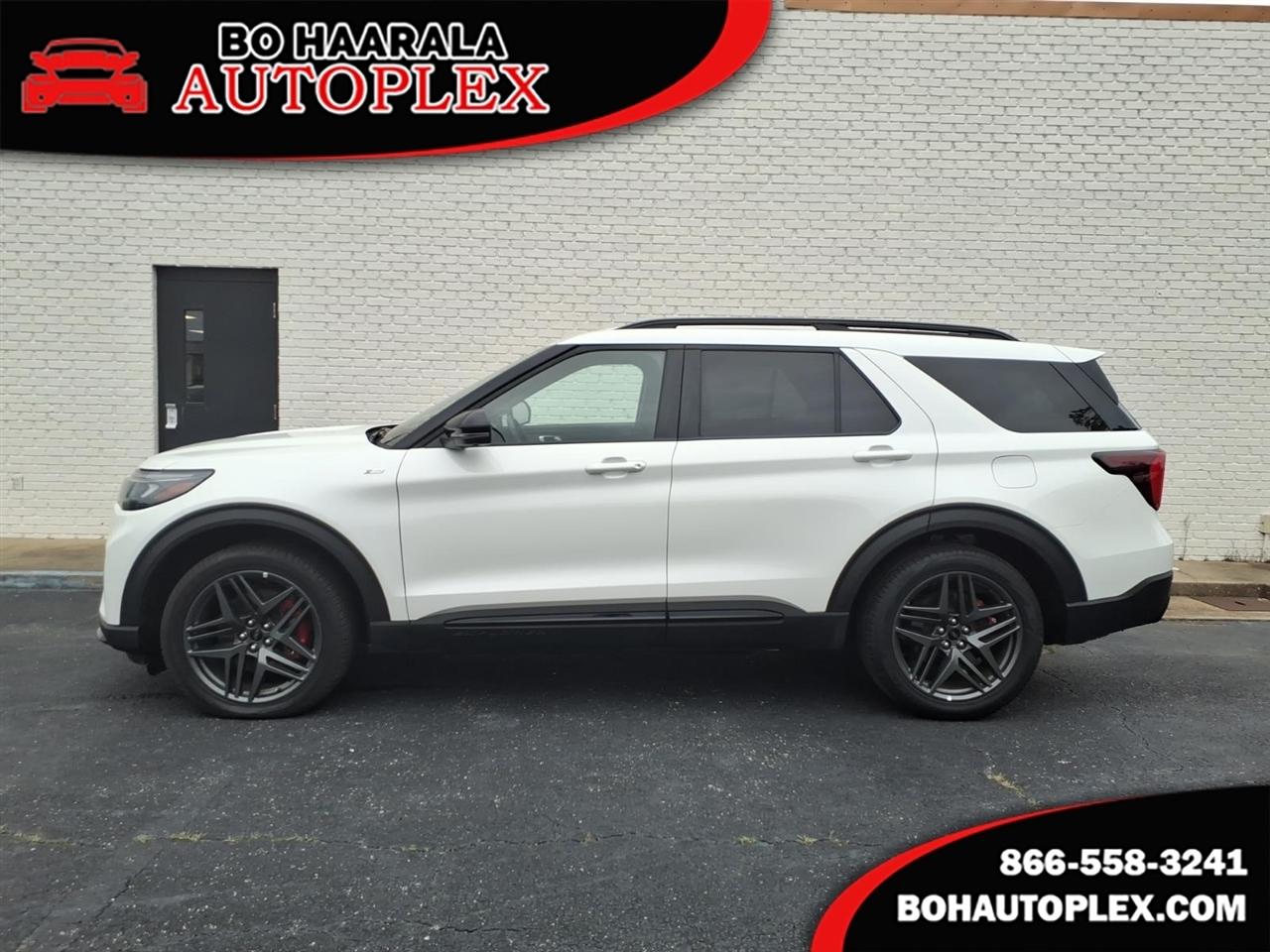 2025 Ford Explorer ST-Line 4WD