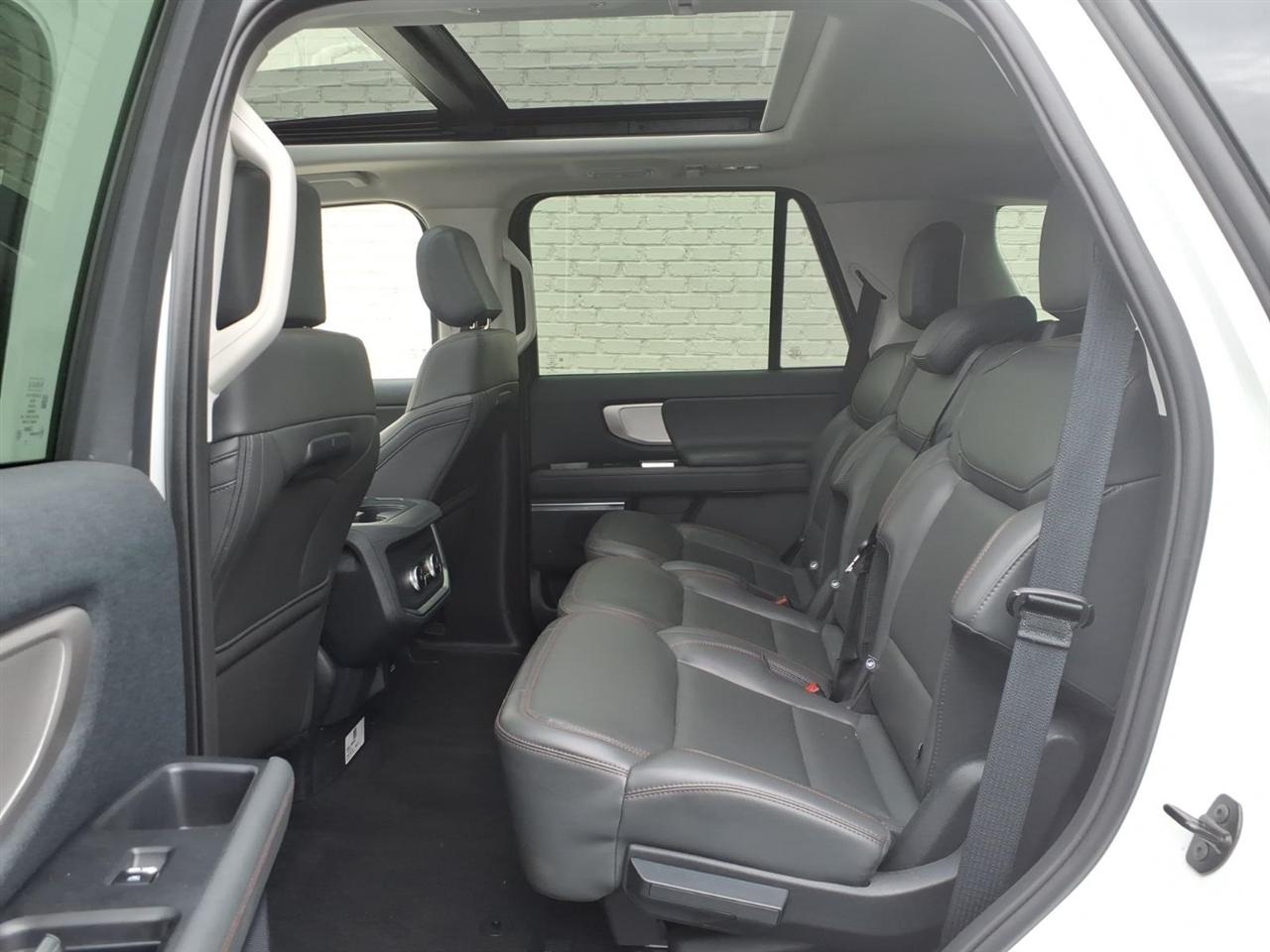 Ford Expedition Active 4WD 2025