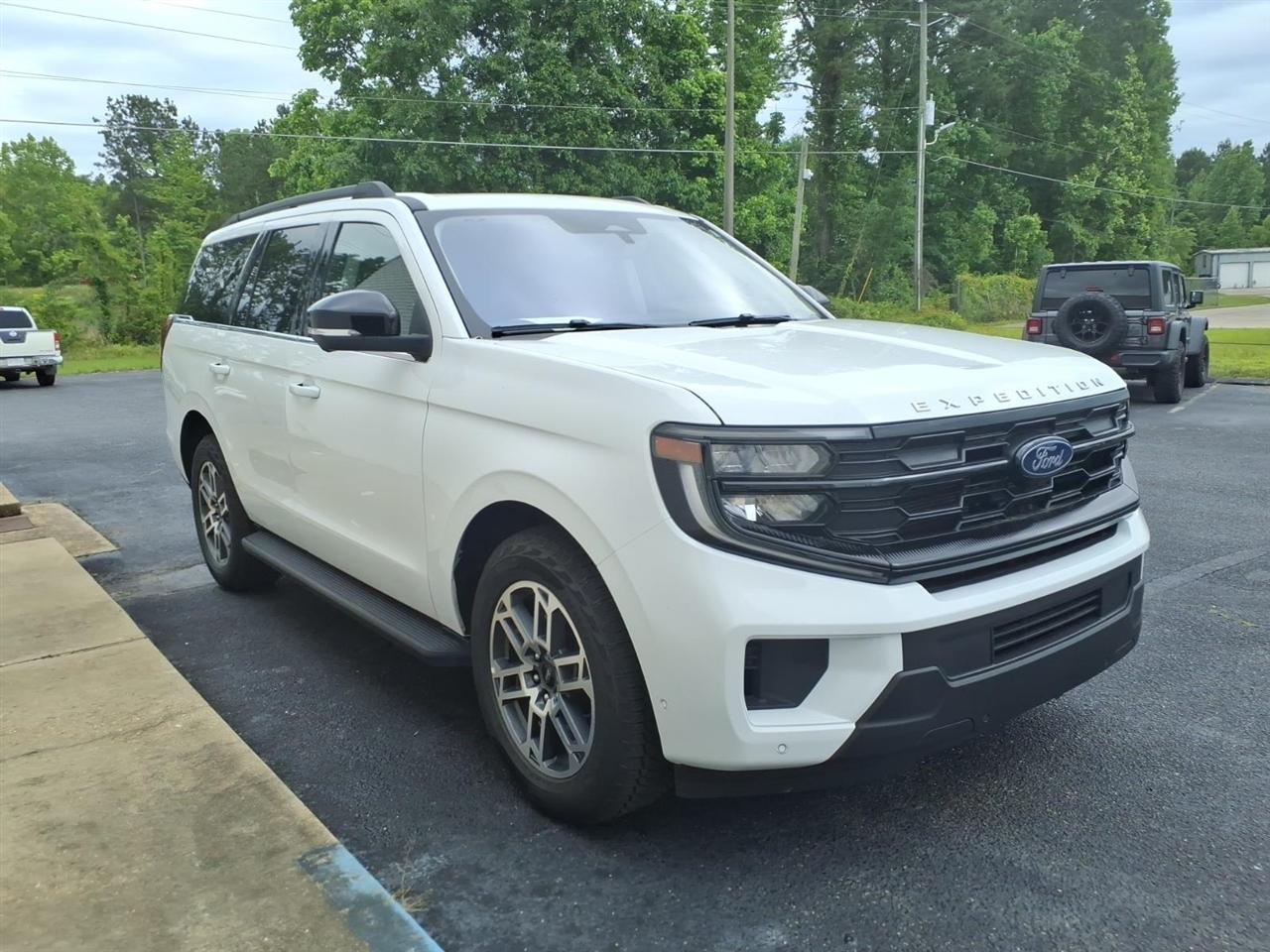Ford Expedition Active 4WD 2025
