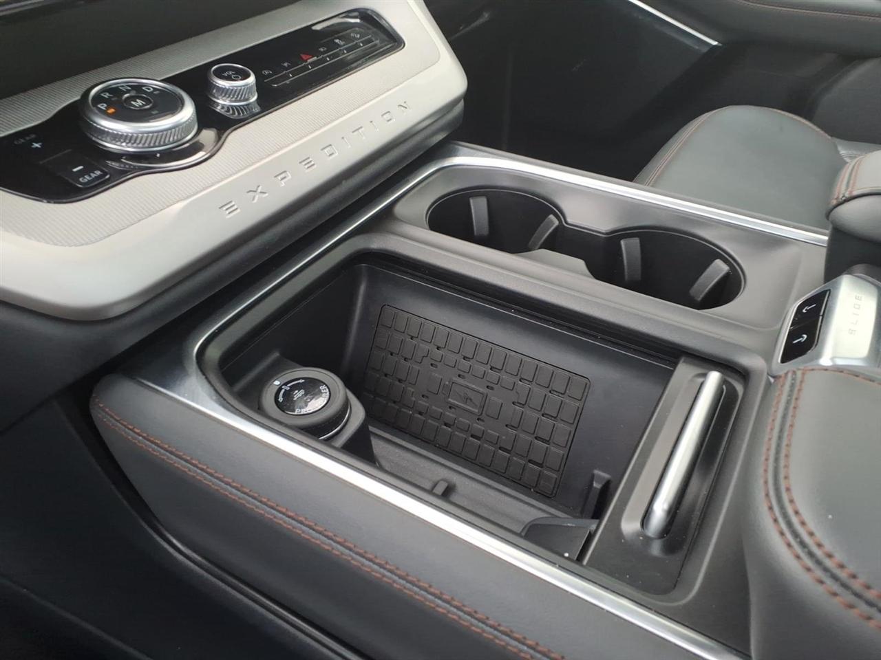 Ford Expedition Active 4WD 2025