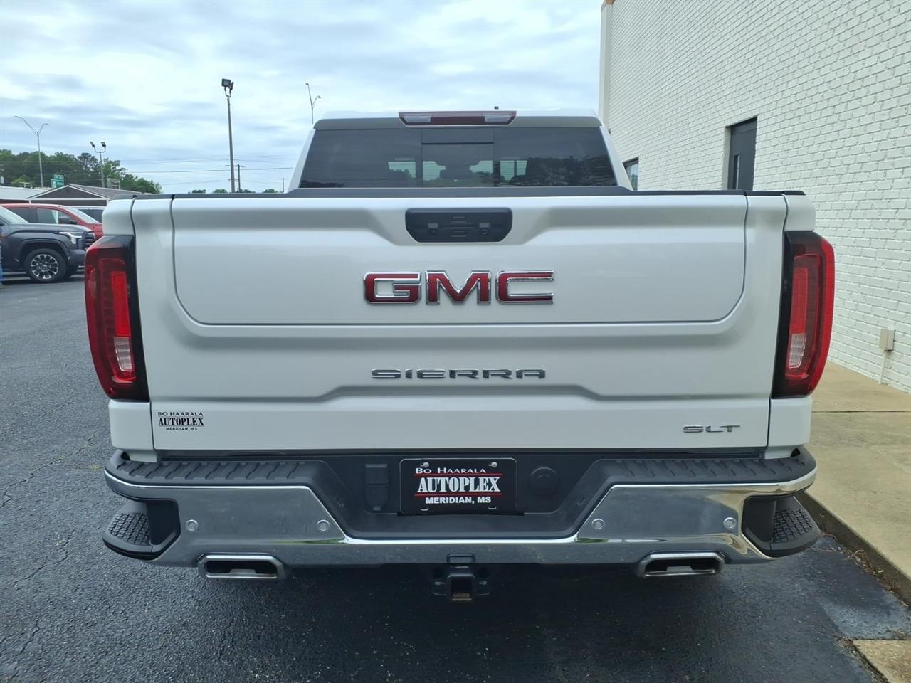 GMC Sierra 1500 SLT Crew Cab Short Bed 4WD 2024