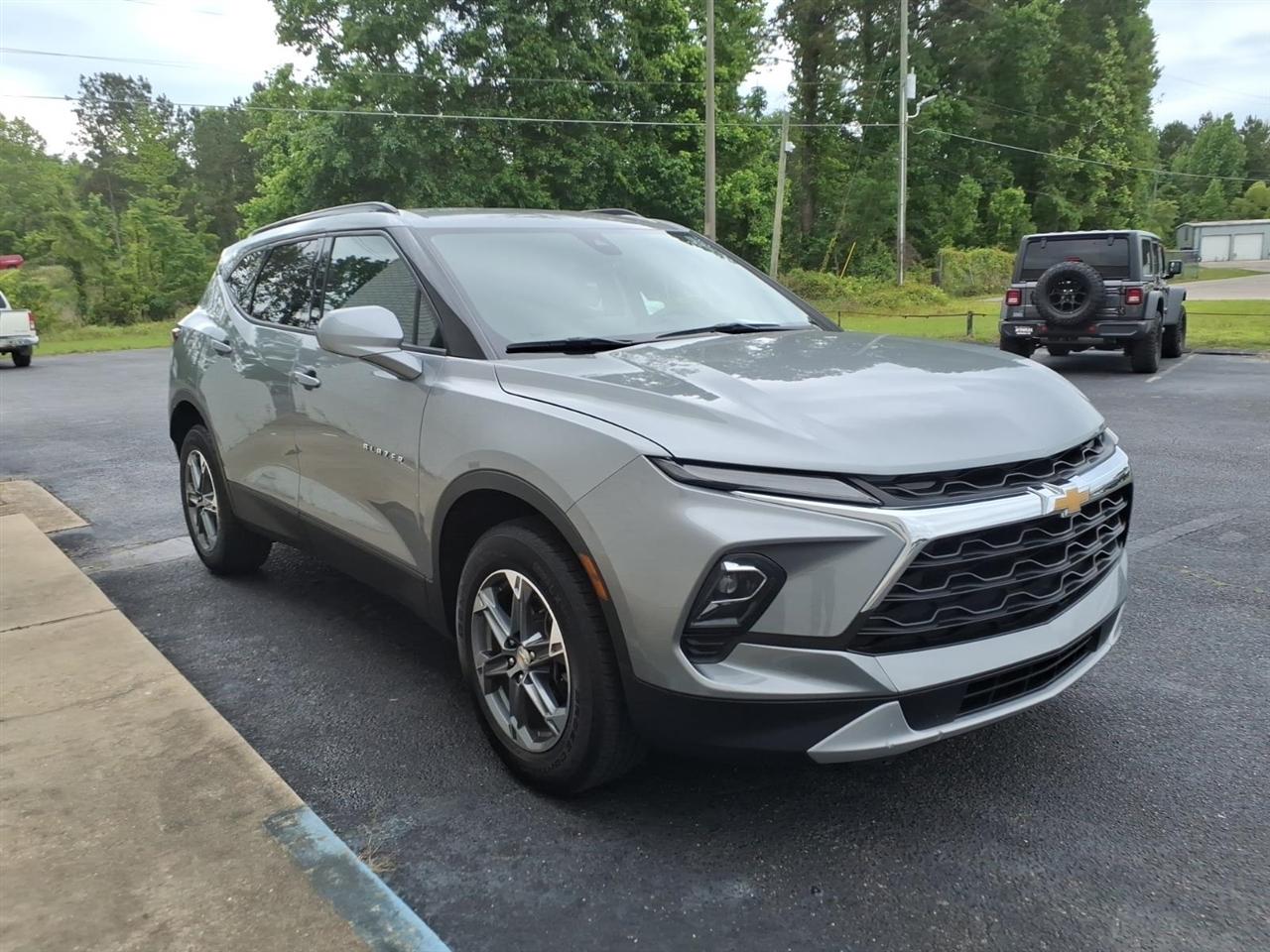 Chevrolet Blazer FWD 4dr w/2LT 2024