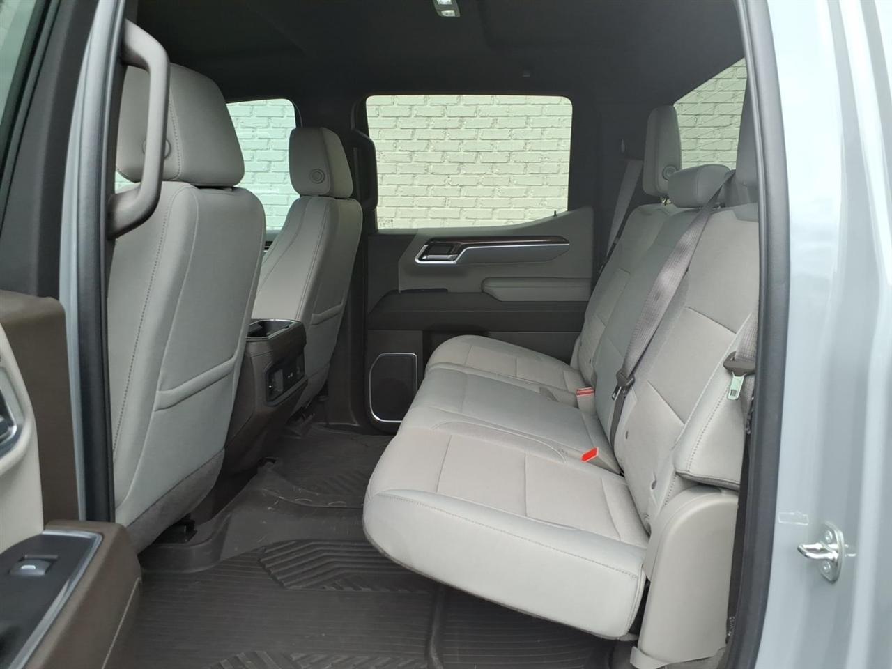 Chevrolet Silverado 1500 RST Crew Cab 4WD SWB 2024