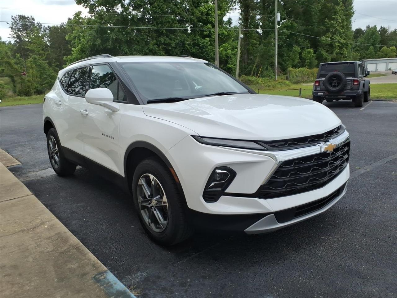 Chevrolet Blazer FWD 4dr w/2LT 2024