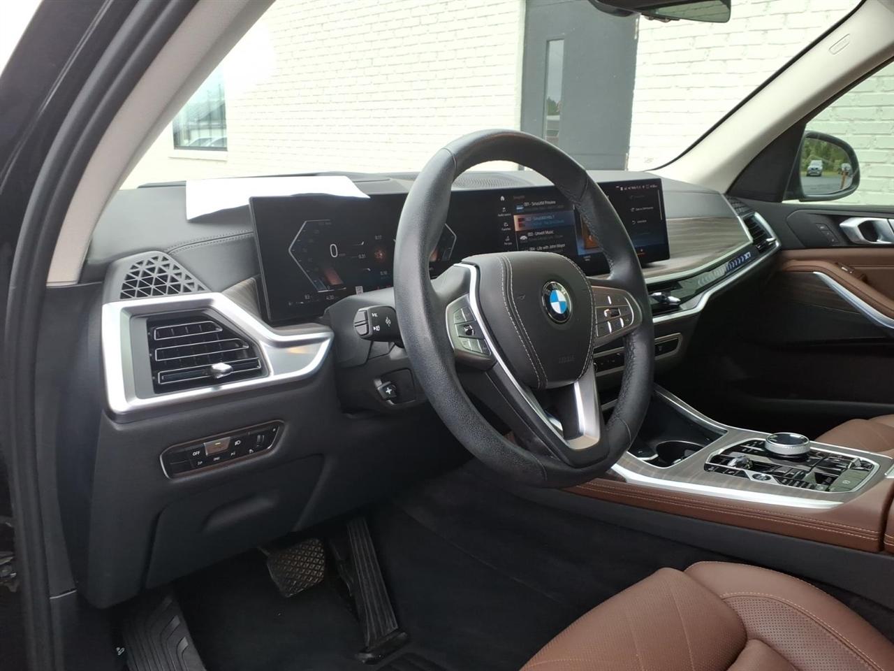 BMW X7  2023