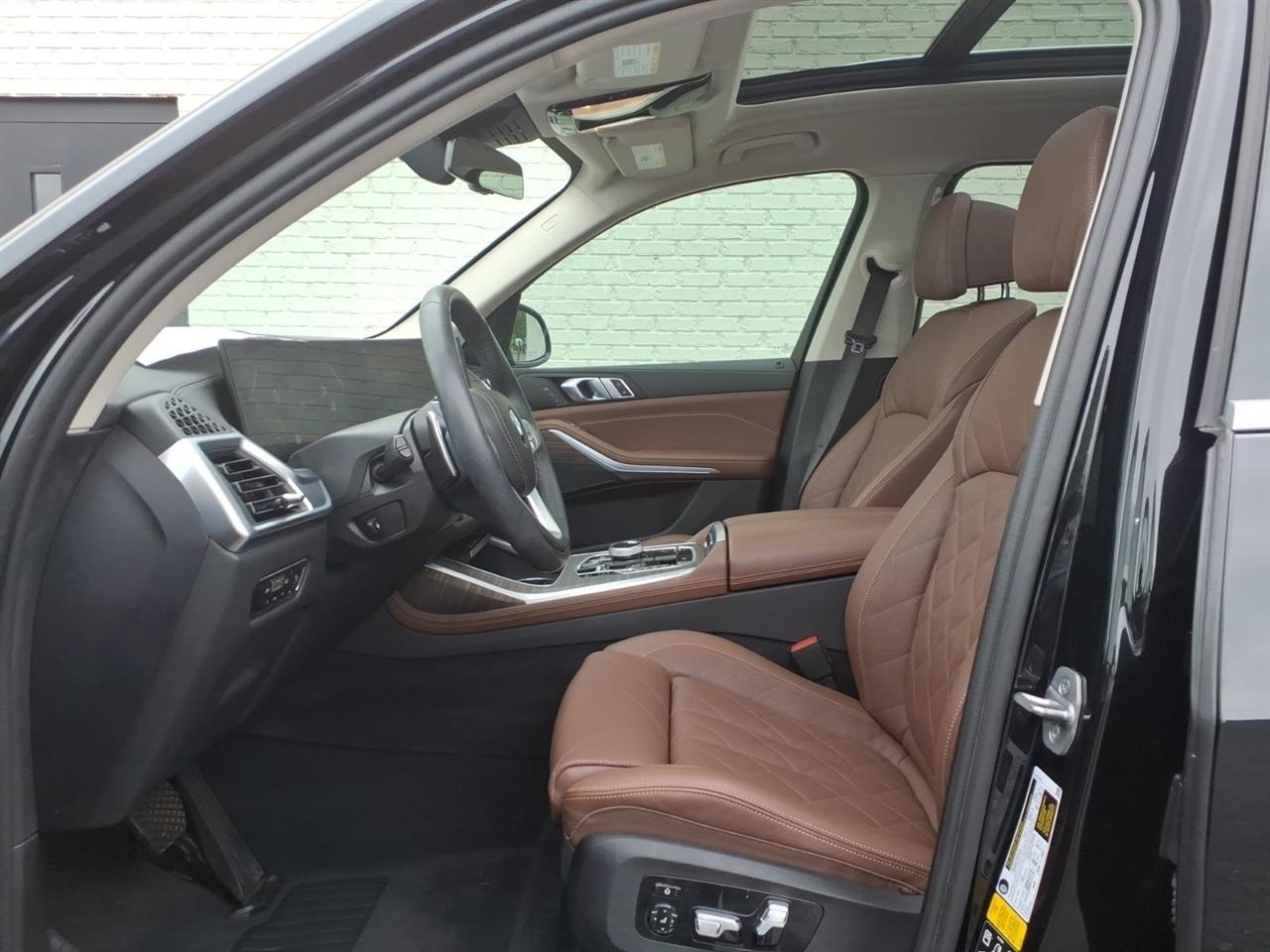 BMW X7  2023