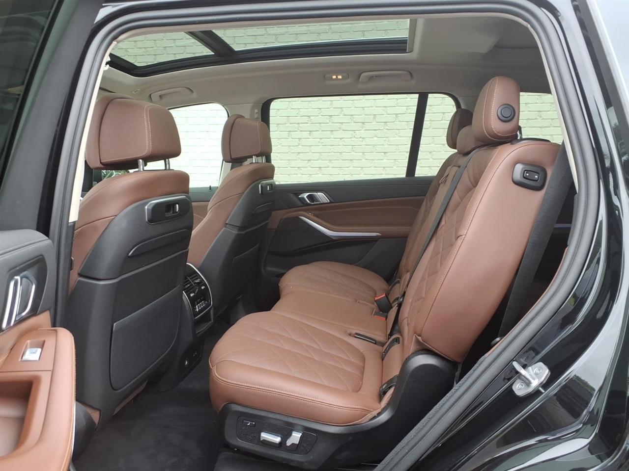 BMW X7  2023