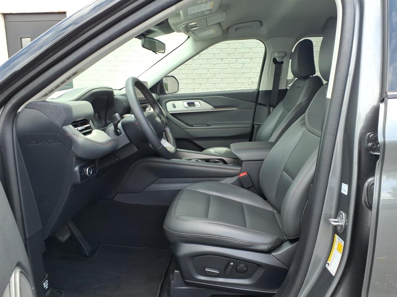 Ford Explorer  2025