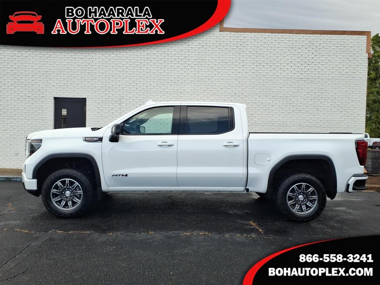 2025 GMC Sierra 1500 AT4 4WD CREW CAB