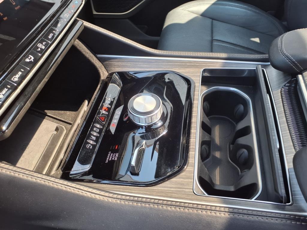 Jeep Wagoneer L  2024