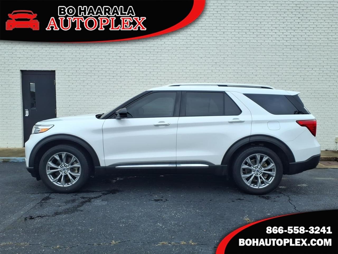 2022 Ford Explorer Limited RWD's photo