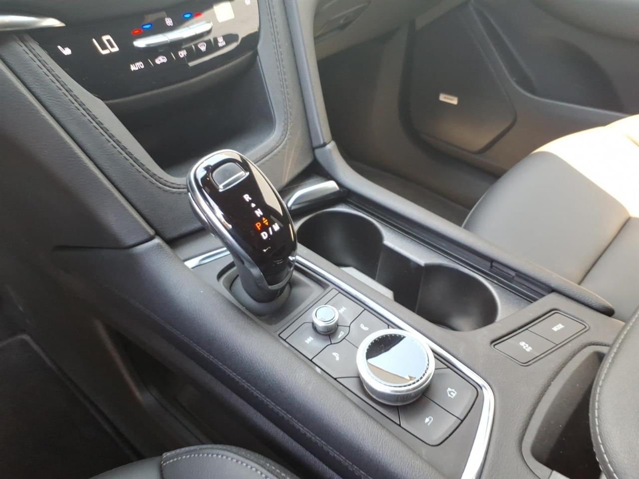 Cadillac XT6 Luxury AWD 2024